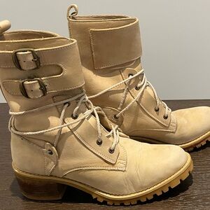 Vintage   Leather Boots Size 4/5 Lace-Up Boots with Buckle